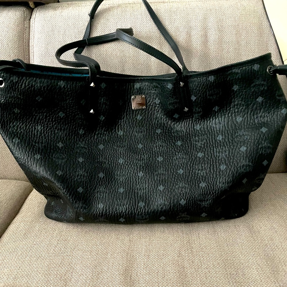 MCM Tote Large black with shoulder bag